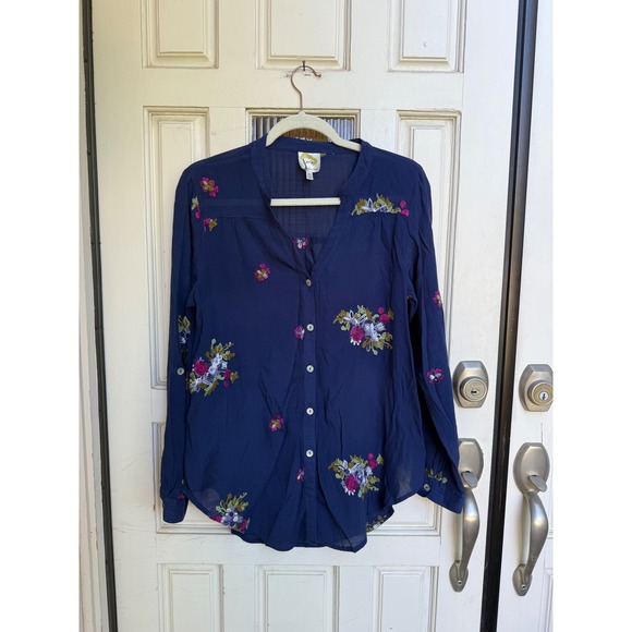Fig and Flower Embroidered Floral Button Down Top Blouse Navy Blue Size Medium - Picture 1 of 7